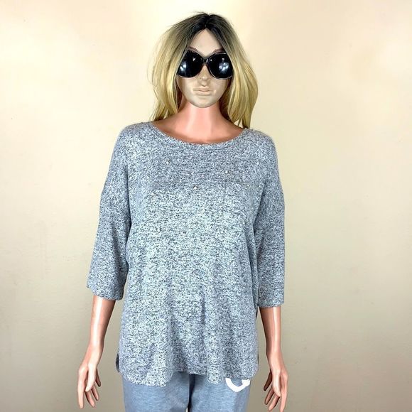 peace & pearles Sweaters - Peace & Pearl’s Women’s Sz small grey 3/4 sleeve scoop neck Sweater
